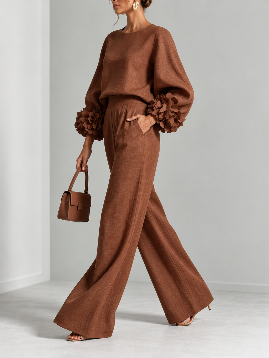 Marina | Conjunto Elegante con Detalles Florales — imagen 7