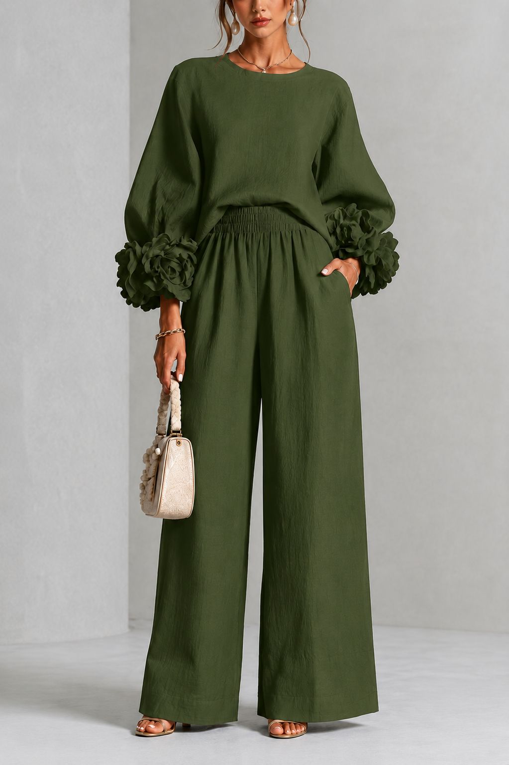 Marina | Conjunto Elegante con Detalles Florales — imagen 4
