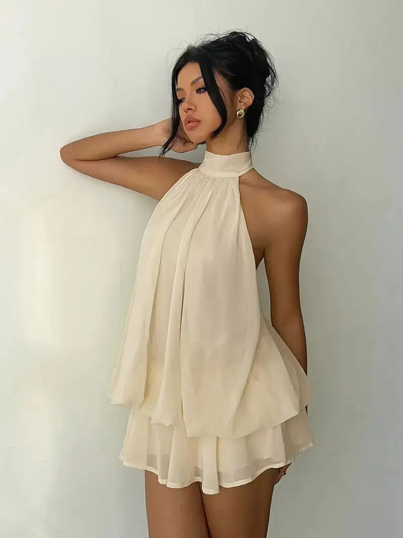 Zoa Alba | Margot Mini Vestido Halter con Espalda Descubierta y Movimiento