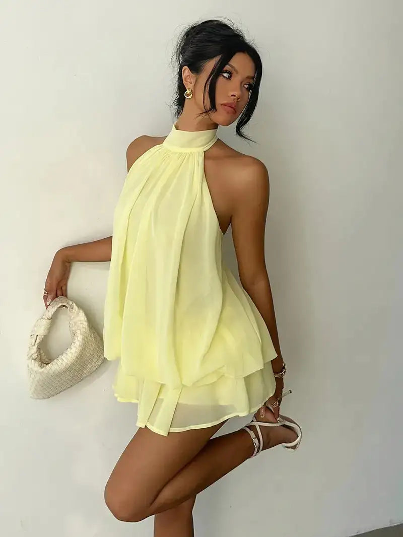 Zoa Alba | Margot Mini Vestido Halter con Espalda Descubierta y Movimiento