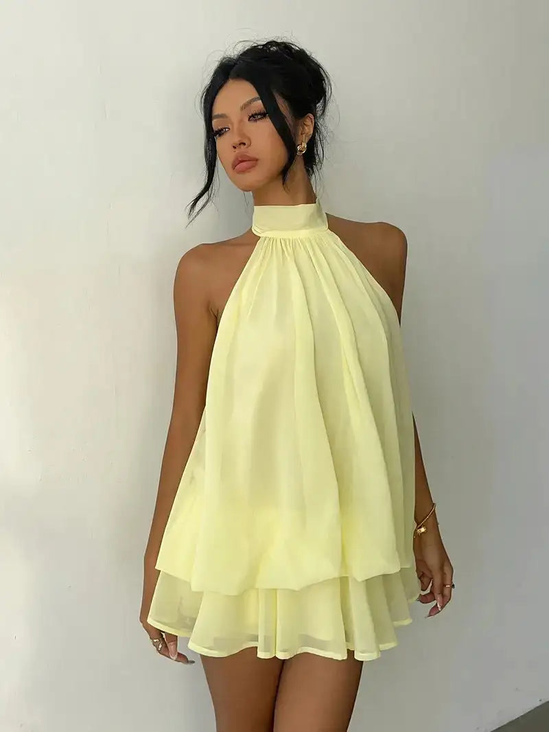 Zoa Alba | Margot Mini Vestido Halter con Espalda Descubierta y Movimiento
