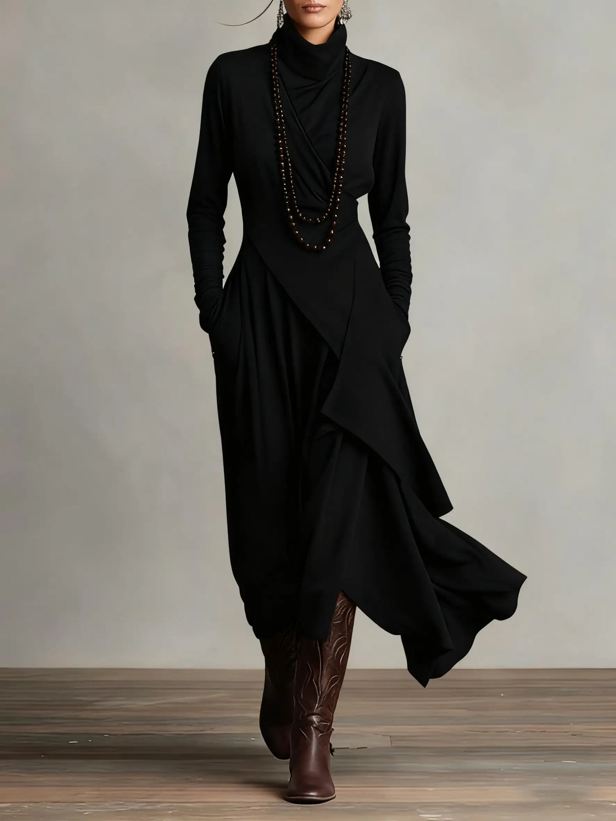 Aurelia Mara | Vestido Largo Plisado Asimétrico con Cuello Alto