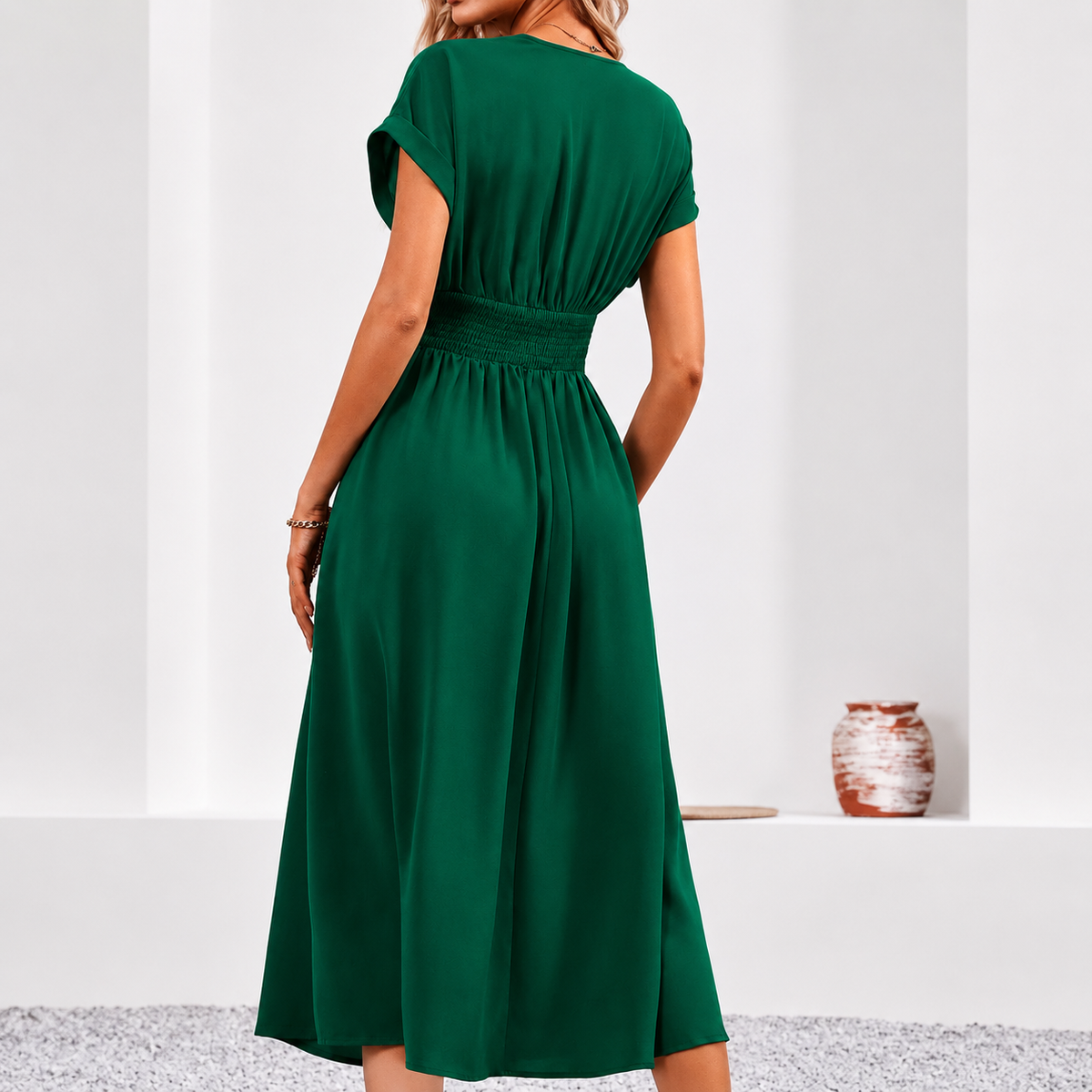 Lara | Vestido Largo Fluido con Escote en V — imagen 4